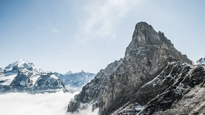 雪山山峰PPT背景图片-雪山巍峨 大气磅礴