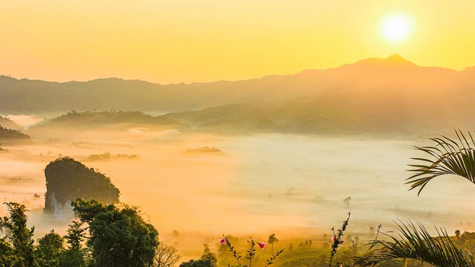 壮美山川风景PPT背景图片-山川壮美 风光入页