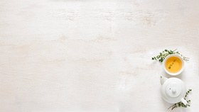 水彩墨迹背景图片模板（简约风格）