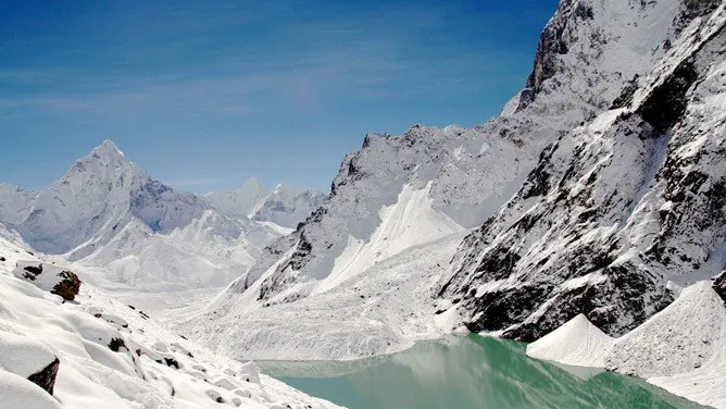 雪山山峰高山背景图片模板(中国风风格)