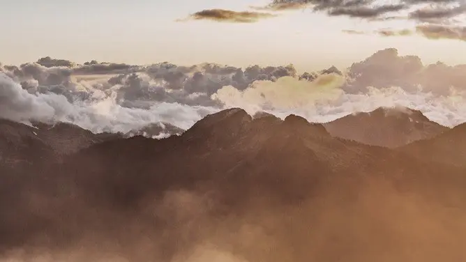 雪山山峰高山背景图片模板(中国风风格)